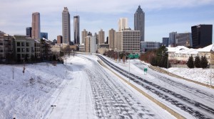 An intersection in downtown Atlanta seems to be deserted as people stay home to escape from the winter weather. Photo: wsbtv.com