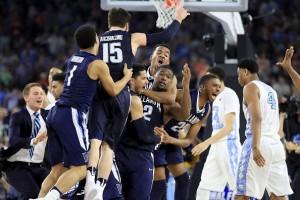 Villanova players react after Kris Jenkins'3-point buzzer beater wins the game for the Wildcats, 77-74. Photo: bleacherreport.com
